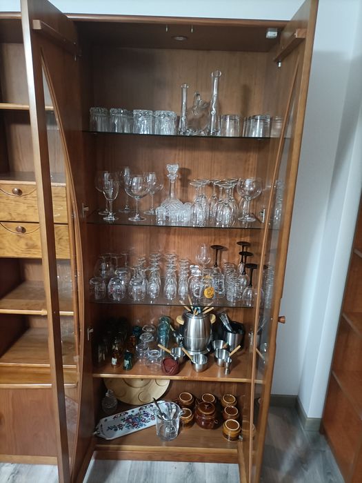 Armário de Sala (3 Módulos) 
Pinho MEL - excelente estado