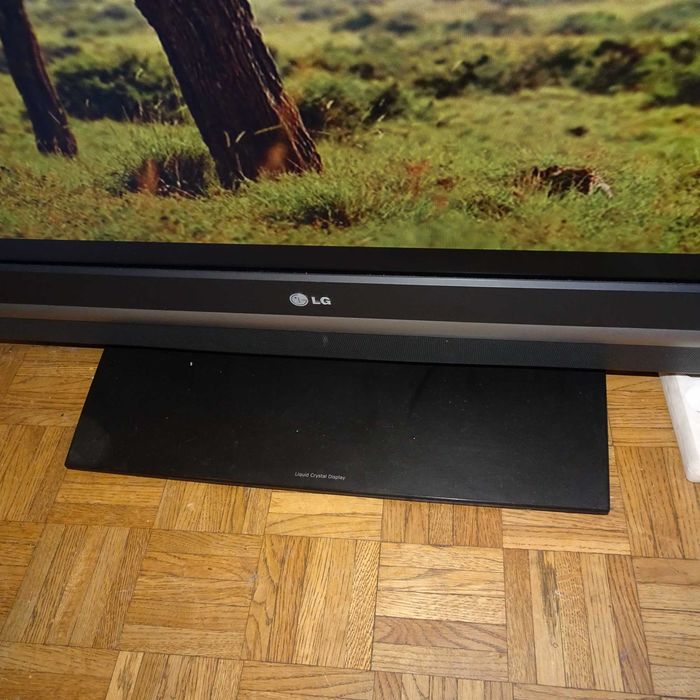 Telewizor LG model 37LE2R 37"