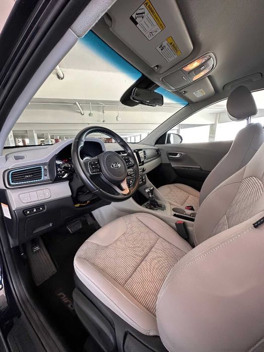 Kia Niro Hybrid      2018