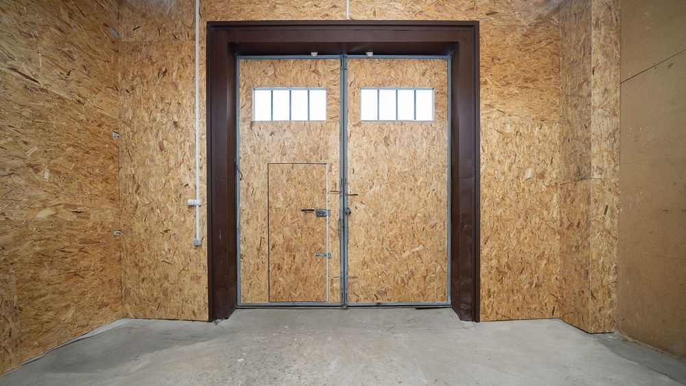 Продаж фасадне приміщення магазин склад 103,6 м2 вул. Довженко ремонт