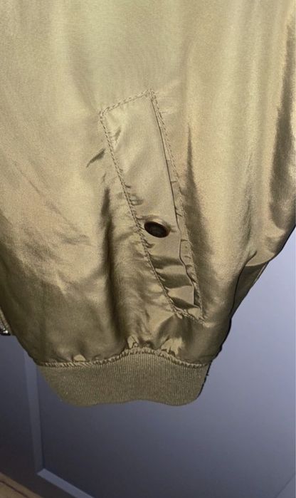 Oliwkowa bomberka Stradivarius