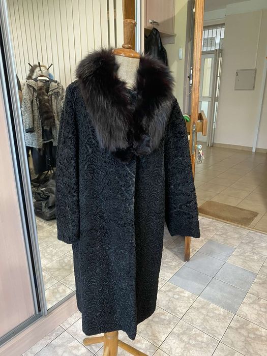 Futro karakułowe z kołnierzem rozm.M/L