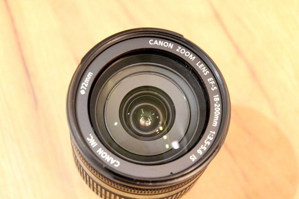 Obiektyw Canon 18-200/3,5-5,6 IS EF-S,  stan b. dobry