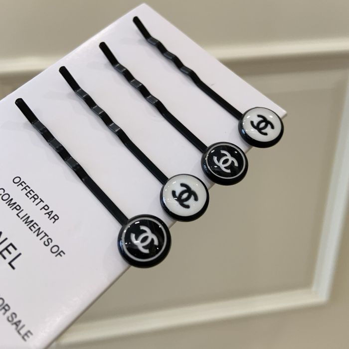 Заколки для волосся Chanel