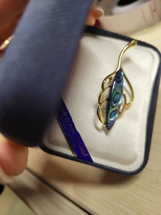 Вінтажна брошка 22 карата позолоти