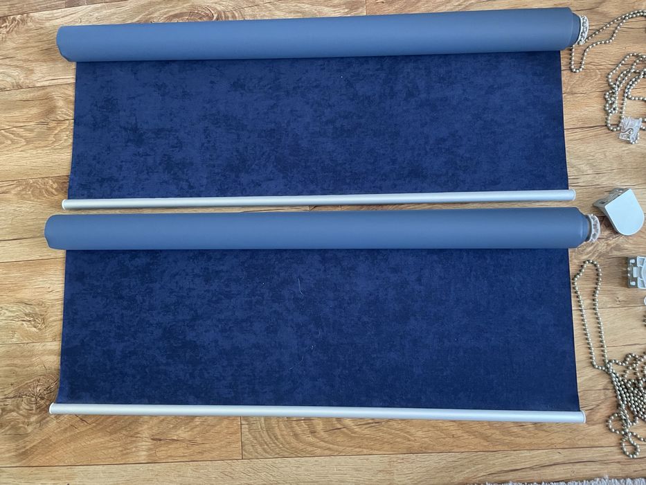 2 rolety granatowe balokonowe, zaciemniajace, 76cm szerokosc. Okazja!