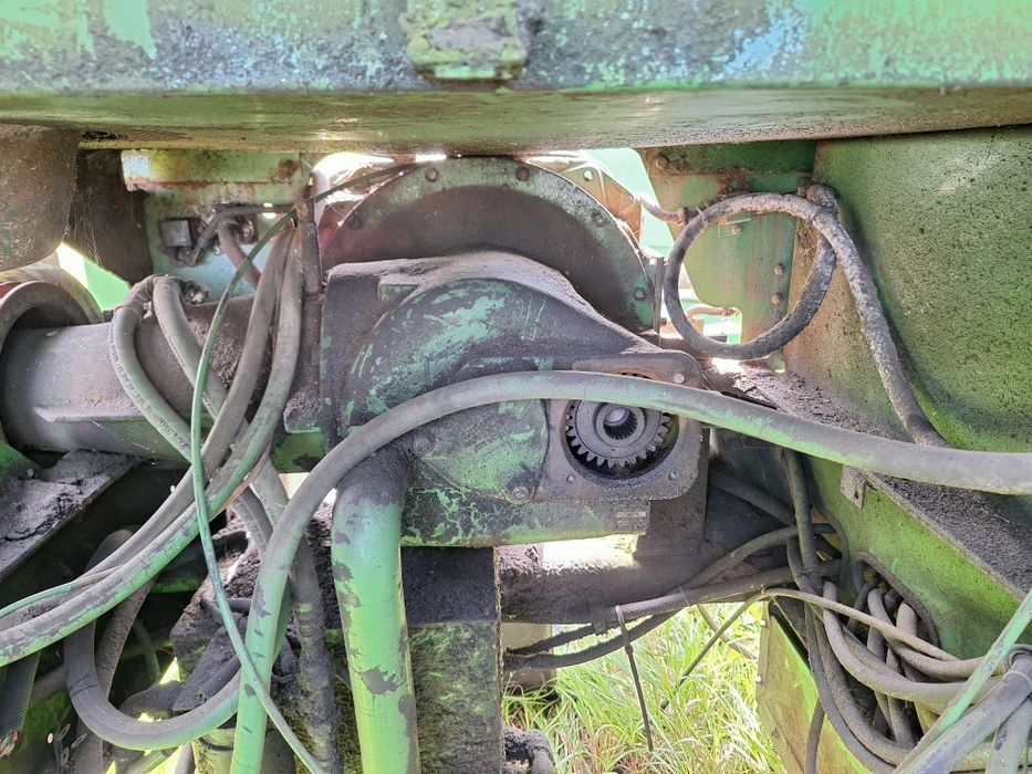 Okazyjna wyprzedaż Czesci sieczkarni john deere 6710  od 2zł/kg ,Goodyear 800/65 x32