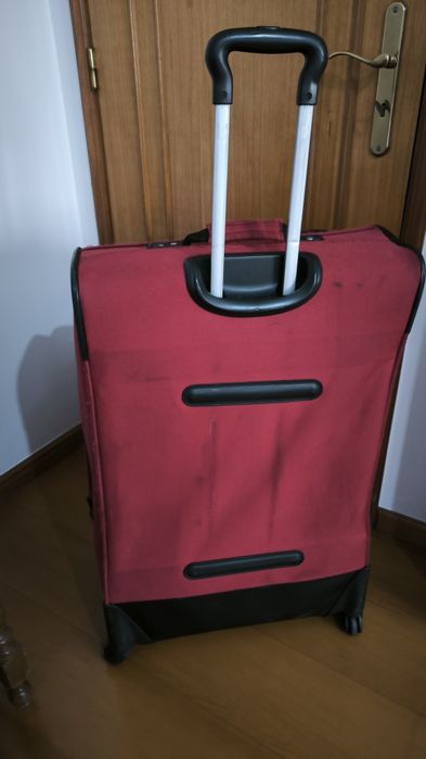 Mala de Viagem Grande American Tourister (Vermelha) - 4 Rodas