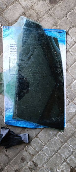 Продам скло на пасат б5