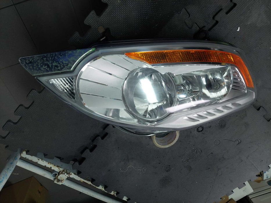 farol drt Ford kuga