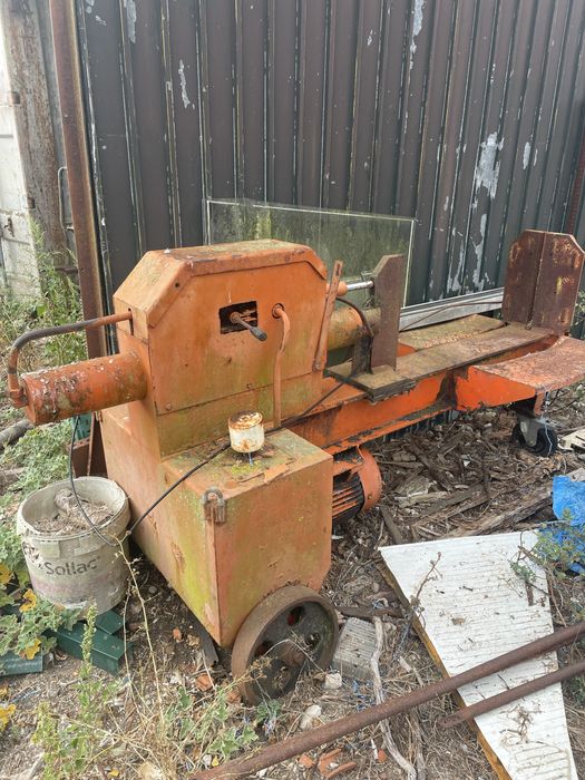 Maquina rachar madeira