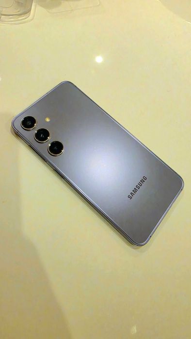 Samsung Galaxy S24 256GB Cobalt Violet – Excelente Estado