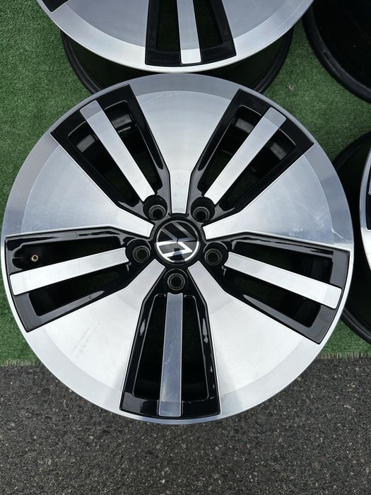 Диски  R17  5/112.  Vw e-Golf, Golf, Passat, Caddy .