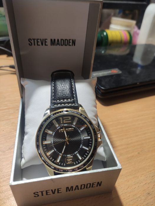 Годинник новий steve madden