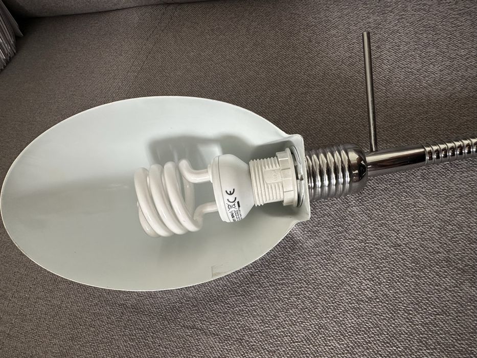 Lampka doświetlająca na biurko, do nauki / pracy