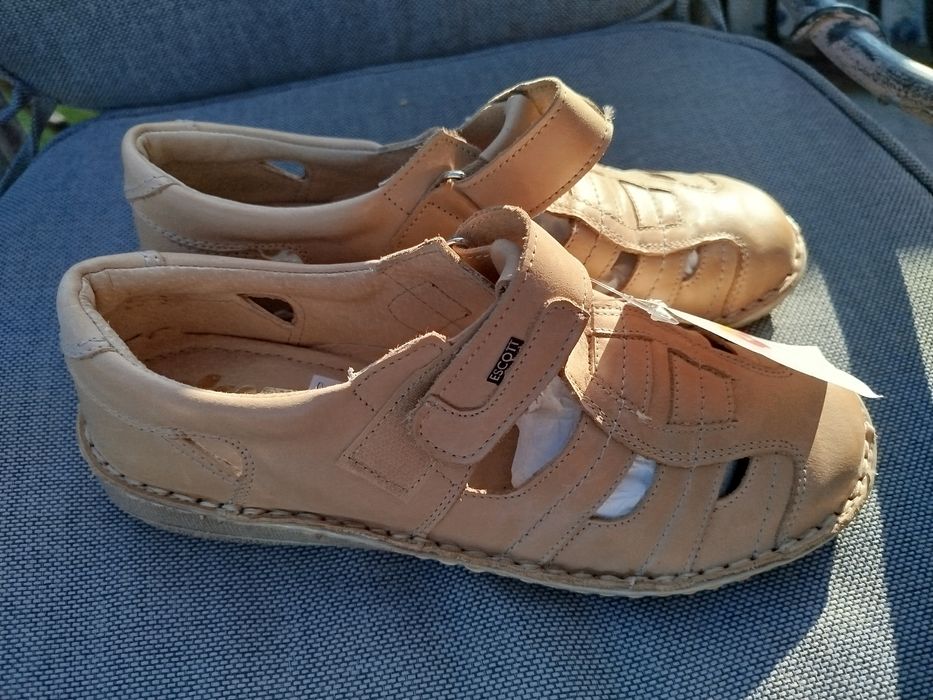 Bardzo wygodne nowe buty Escort r. 39