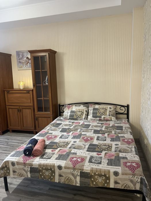 Здам подобово 3 кімнатну квартиру з видом на Дніпро в районі Казбет