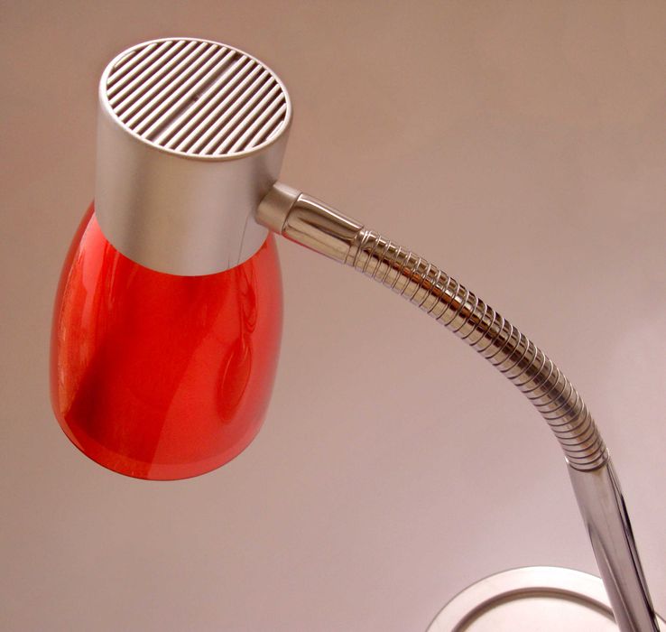 Candeeiro Foco Abajur Mesinha Cabeceira Leitura Vermelho Prateado Inox