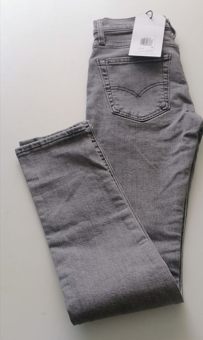 Джинси. Levi's. Нові. 44розмір