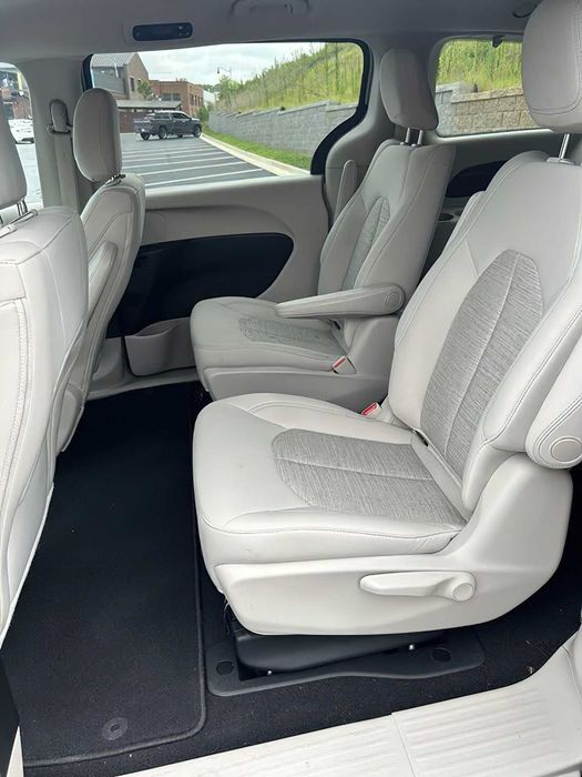 Chrysler Pacifica hyb      2018