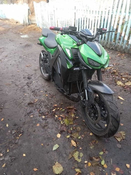 Електро спортивний мотоцикл