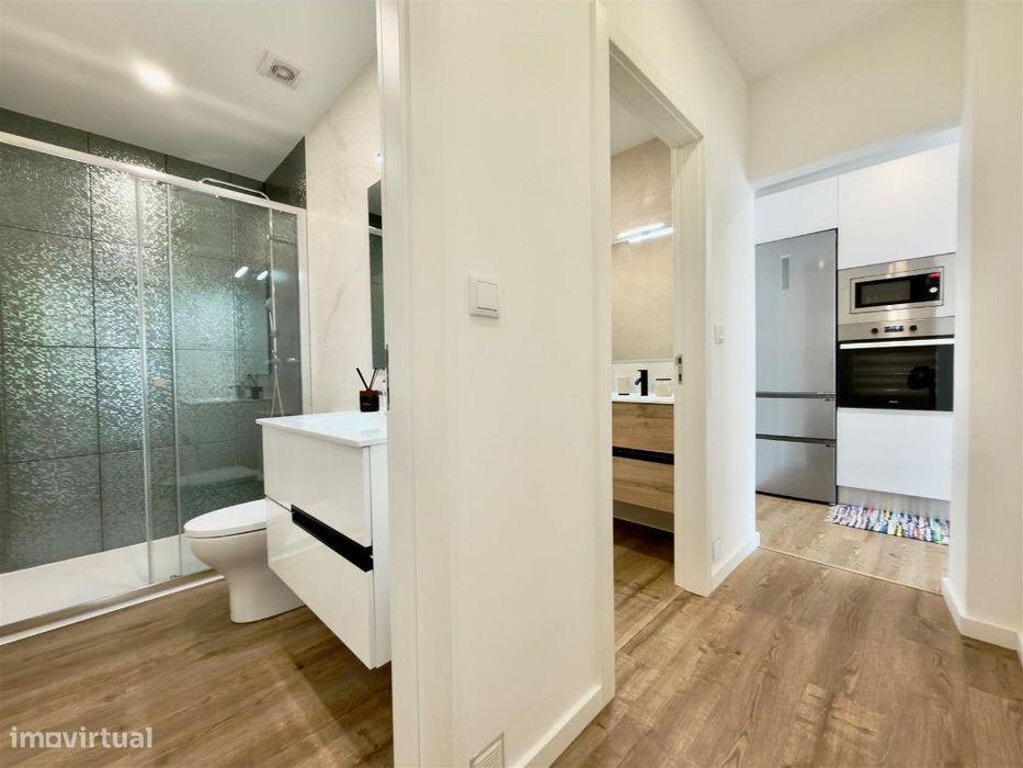 Apartamento T4 com garagem na Guarda Inglesa, Santa Clara