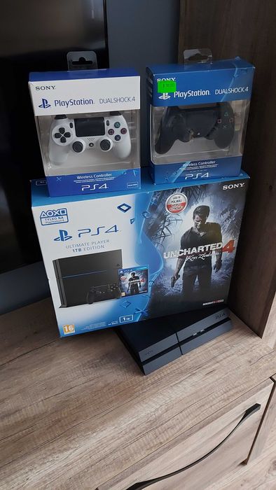 Playstation 4 1tb + uncharted4. Jak nowa!
