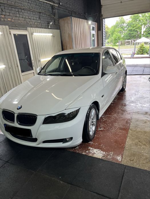 BMW 318 2011 Автомат