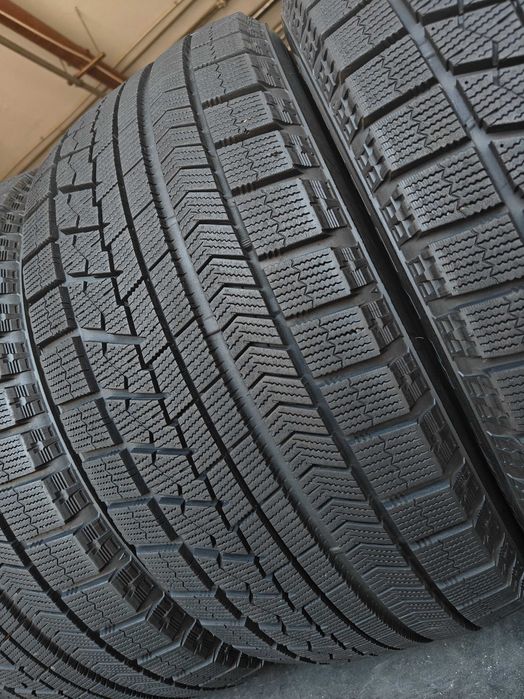 Bridgestone Blizzak R18 245/50 зимові шини липучки у відмінному стані