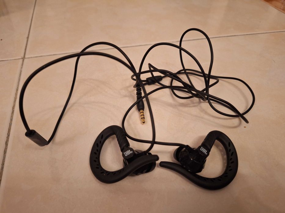Auriculares Desportivos JBL Focus 300