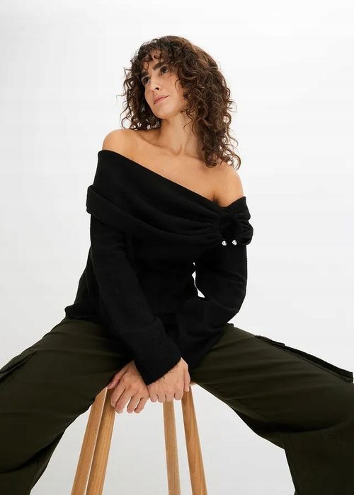 B.P.C sweter czarny z dekoltem carmen 40/42.