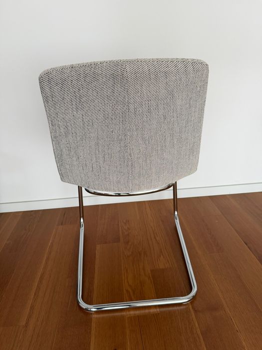 Mesa + 2 cadeiras