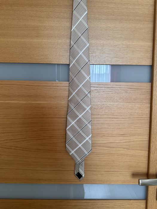 Elegancki krawat męskii nowy