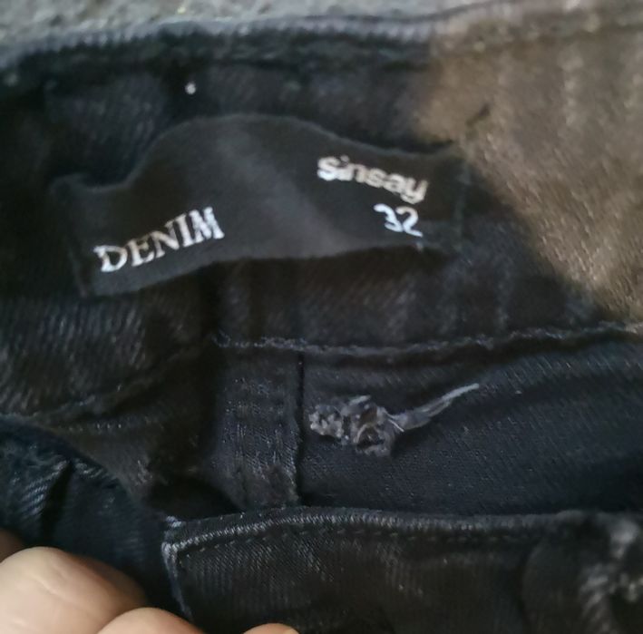 Czarne spodnie jeansowe dzwony 32