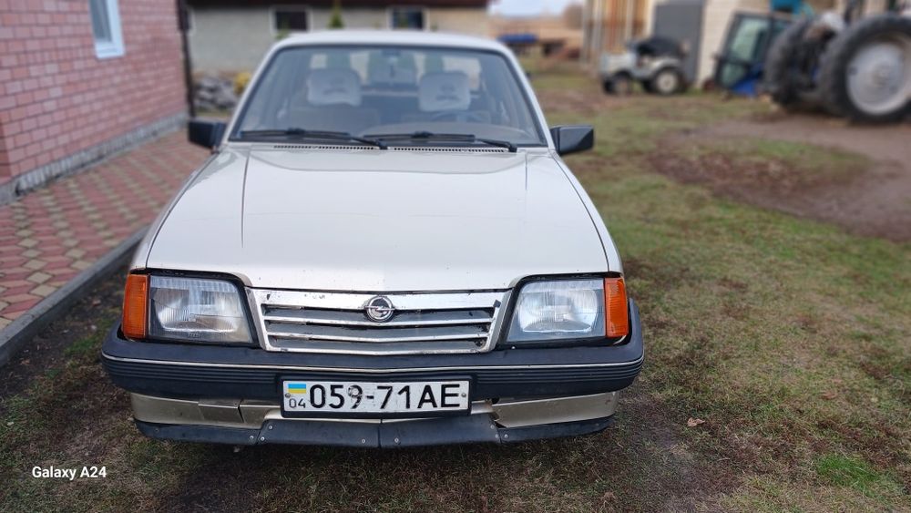 продам автомобіль опель аскона