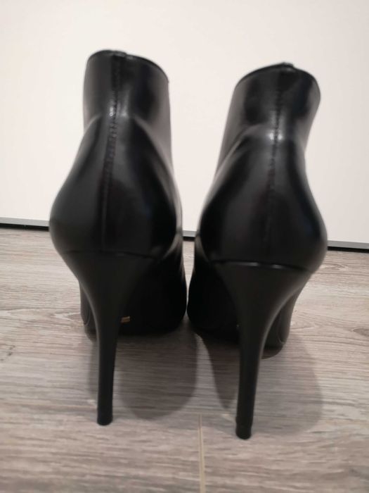 Marca Arezzo botins