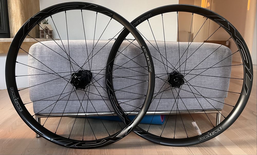 Koła Mtb Race Face NEXT R 36 27.5 15x110 12x148 xd Hg enduro karbon Vault
