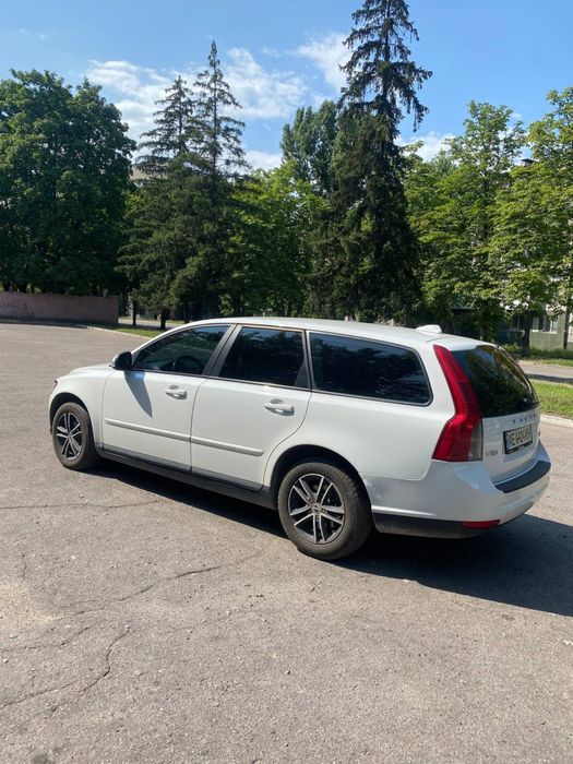 Volvo V50 2010 VIN YV1MW76F2B2611111 фото оголошення 2 з 8