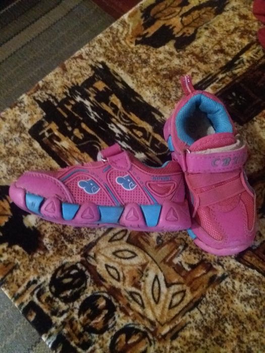 Продам не дорого красовки на дівчинку