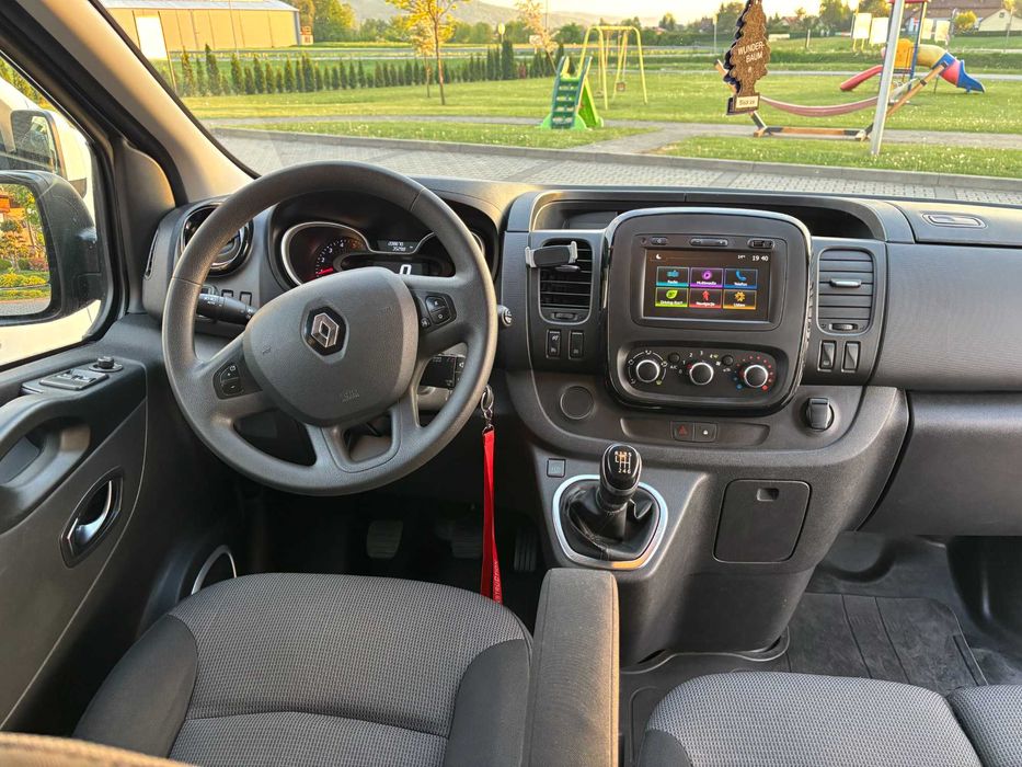 Wynajem Bus 9 osobowy Renault Trafic Long 2.0dCi -wynajmij i jedź sam!