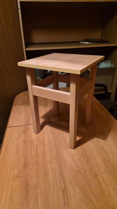 Taboret stołek klasyczny