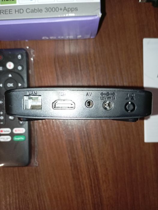 Нова Смарт ТВ приставка H96 Max S905L3 + Bluetooth пульт з голосовим пошуком.