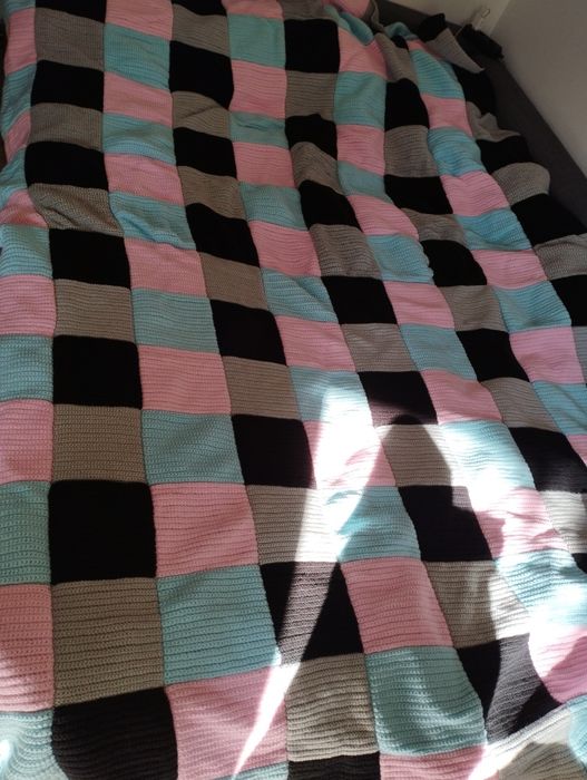 Własnoręcznie wykonaną kapa na łóżko 250/ 170