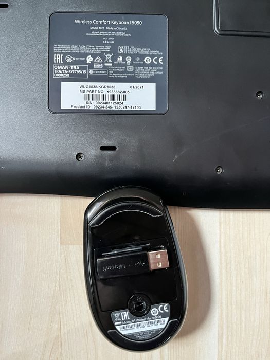 Комплект клавіатура+миш Microsoft WiFi Comfort Desktop 5050