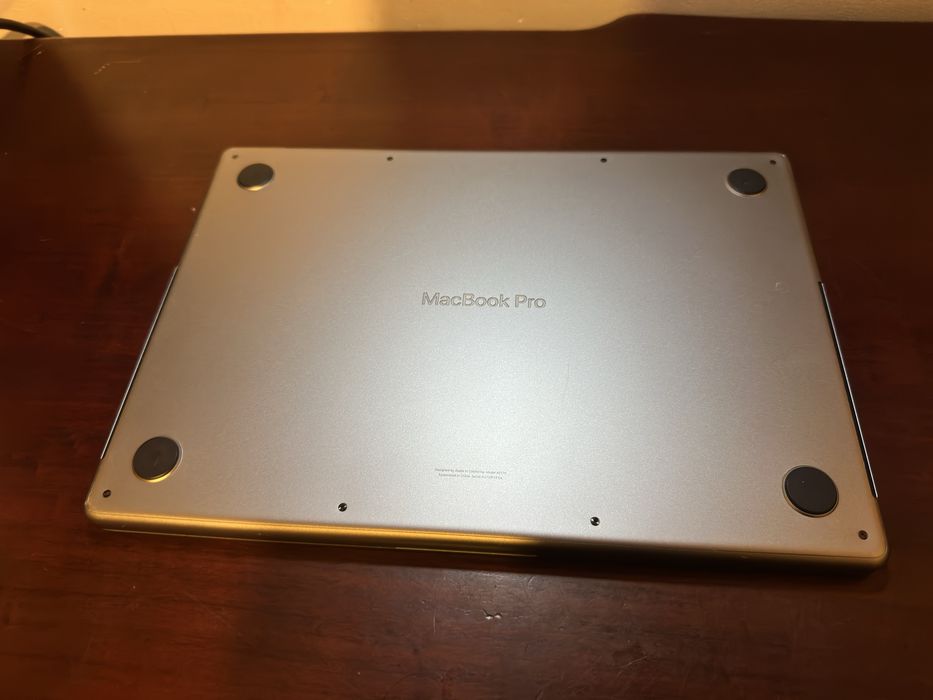 Macbok pro 14 M2 pro (12/19) 16Gb 1Tb - uszkodzona matryca