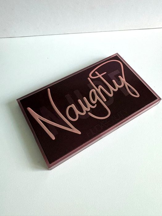 Huda Beauty Sephora New Nude paleta