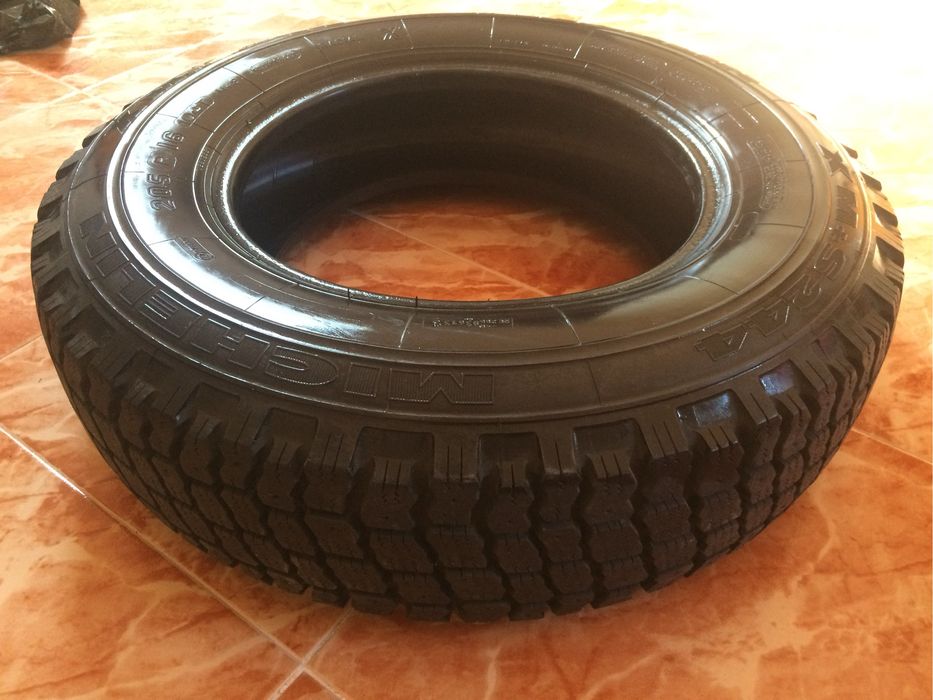 Pneu original Land Rover 300 Tdi 1995