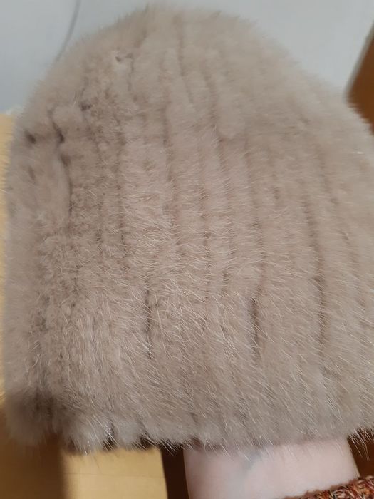 Продам шапку  женскую.