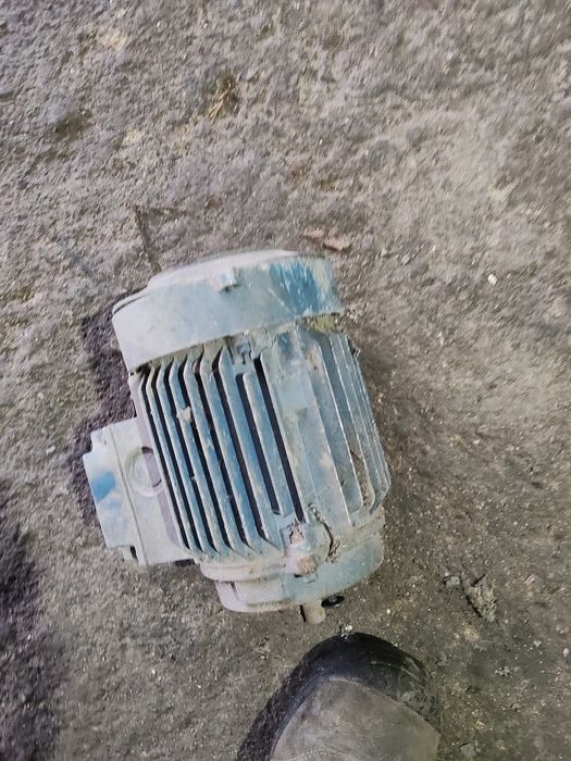 Motor efacec com 1380 rotações e com 5.8kw