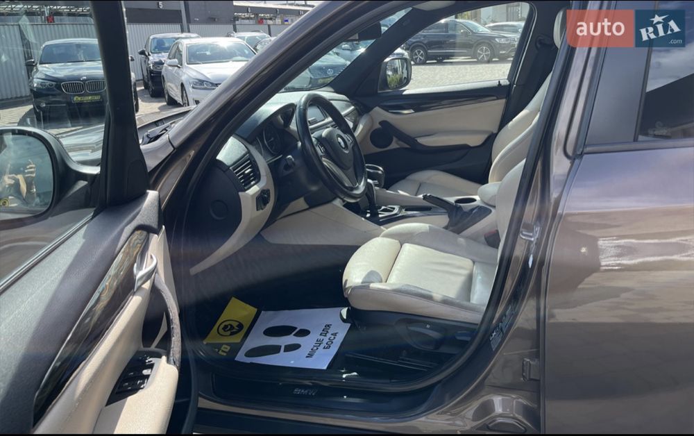 Автомобіль BMW X1